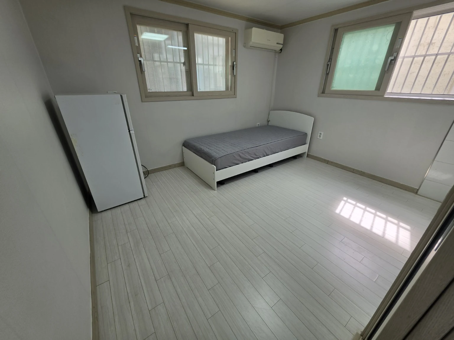 Near Korea University Station: El House Studio 101