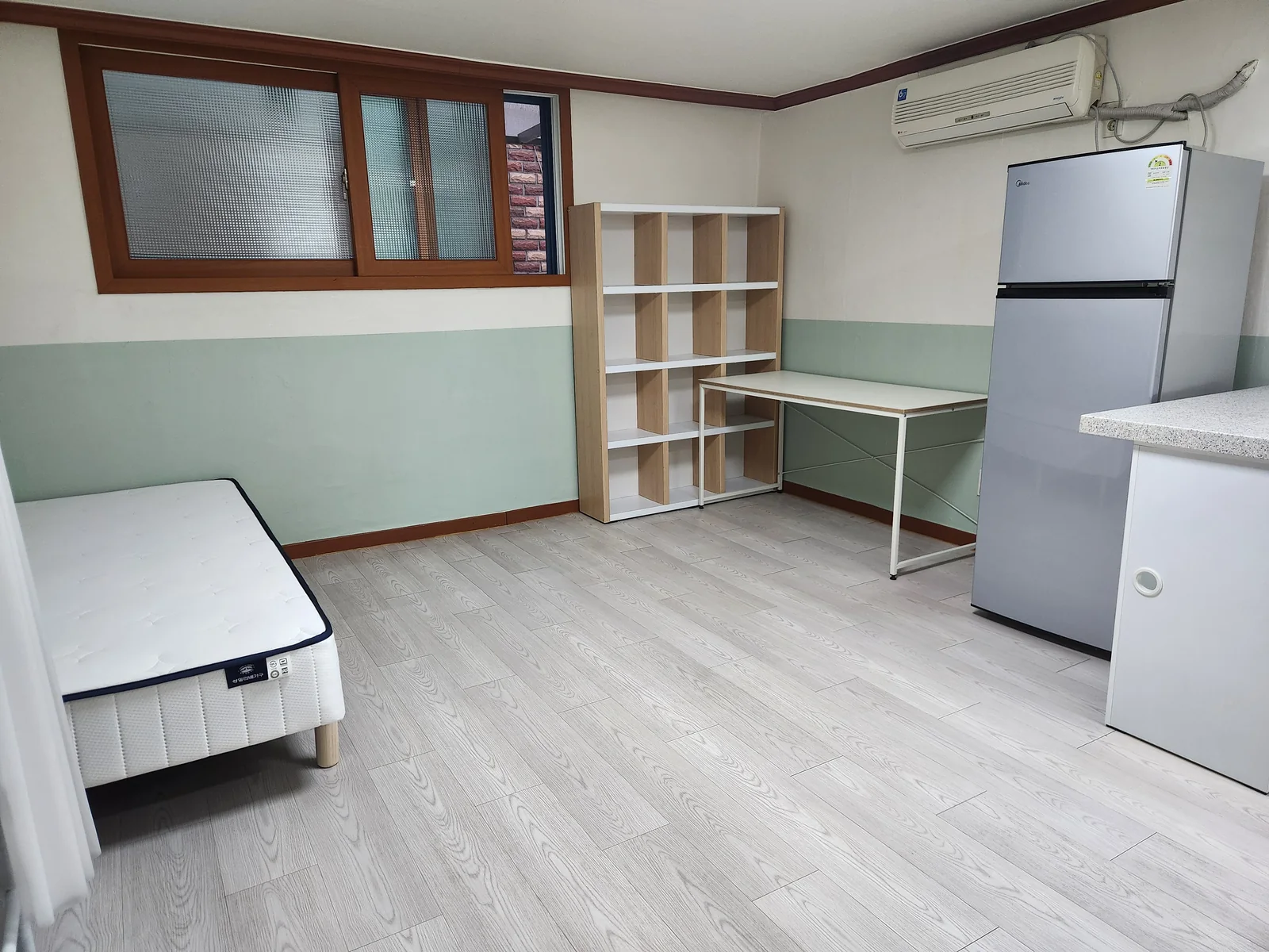 Korea University Housing: Anam-dong Studio 205
