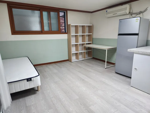 Korea University Housing: Anam-dong Studio 205