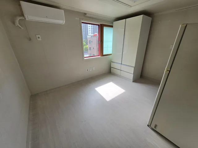Jegi-dong unit 415 · South-facing officetel studio, approx. 16.5 m²