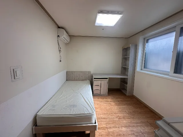 Jongam-dong Unit 204 · South-facing studio with a separate kitchen