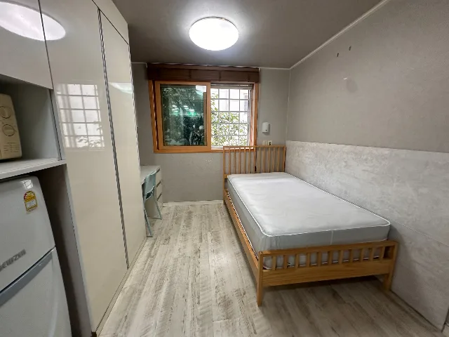 Yujeong BN Ville 204 · Ground floor · South-facing window