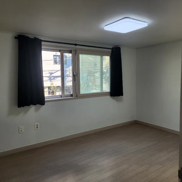 West-facing two-room home · no maintenance fee with yard cleaning