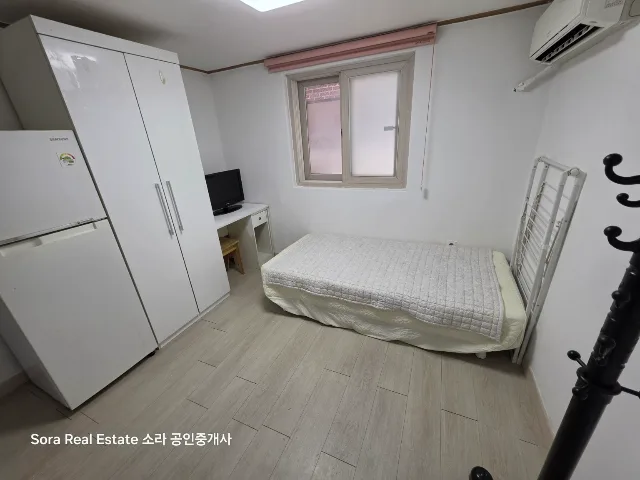 Pine Ville 102 in Seokgwan-dong · west-facing studio, maintenance included